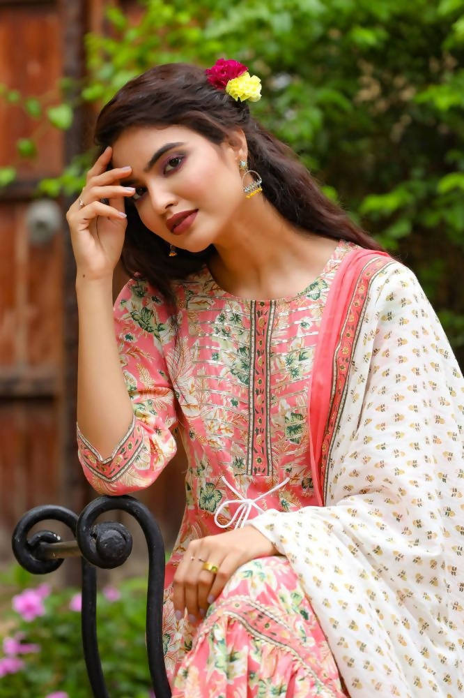 Yufta Pink Printed Tiered Kurta with Trouser and Dupatta