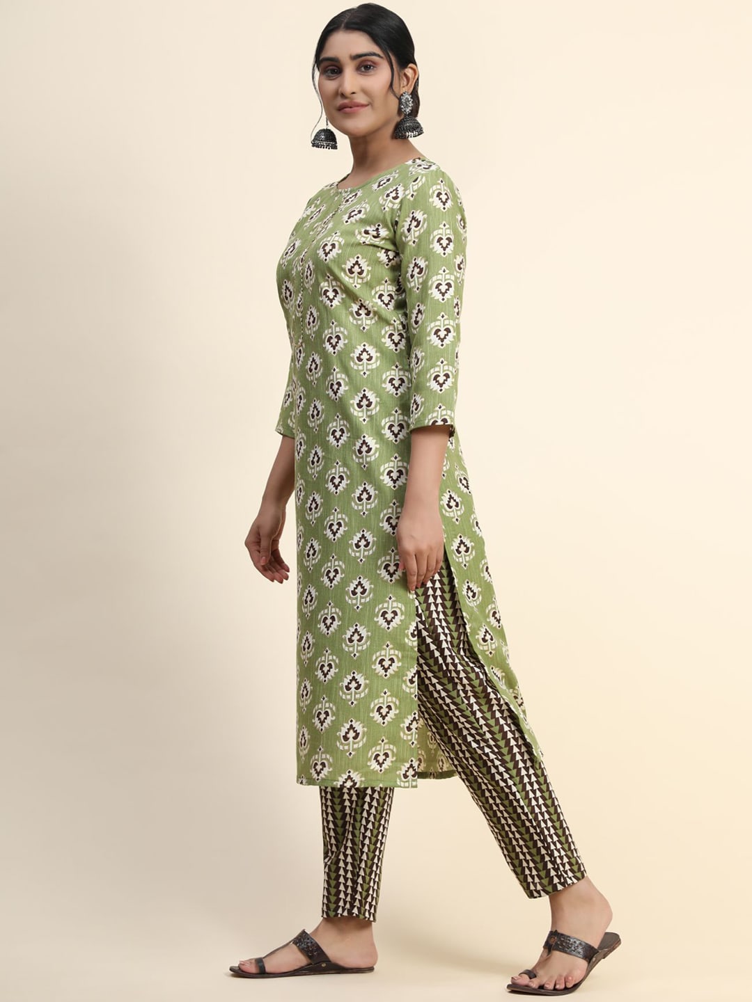 Kalini Floral Printed Round Neck Kurta with Trousers - Distacart