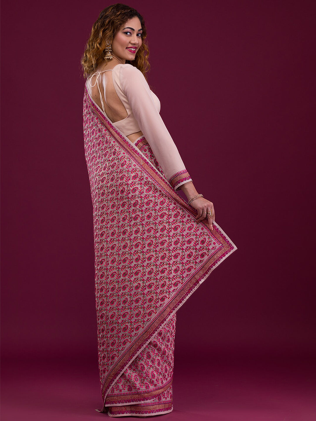 Koskii Paisley Embroidered Saree - Distacart