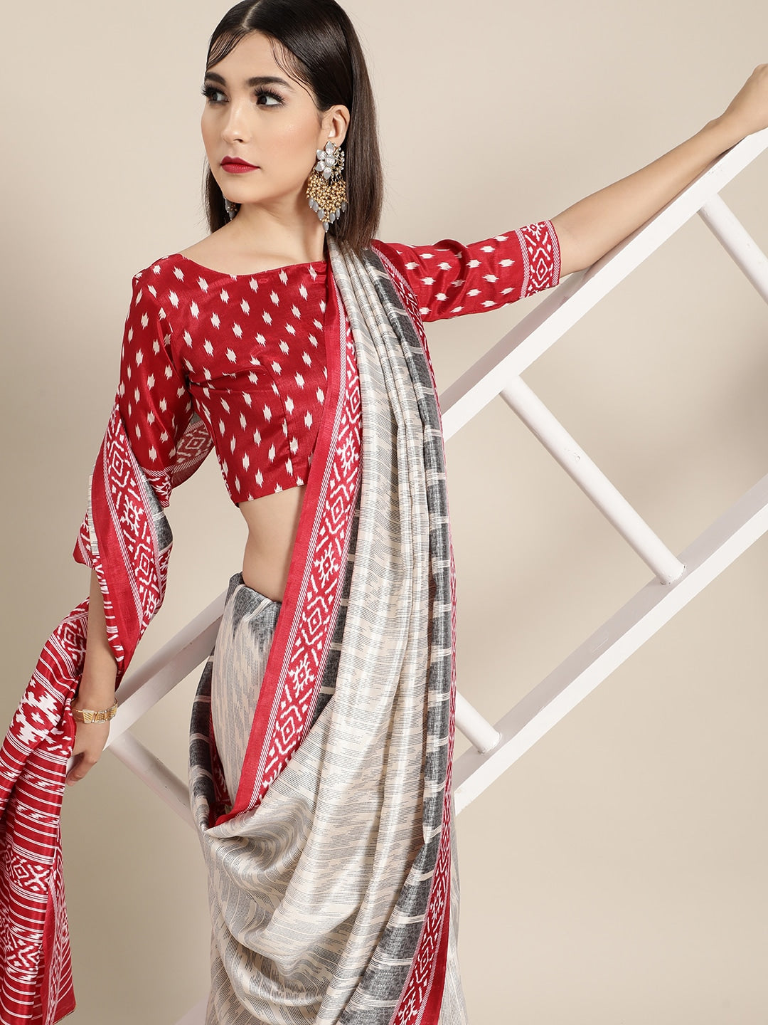 Saree Mall Geometric Silk Blend Saree with Printed border - Distacart