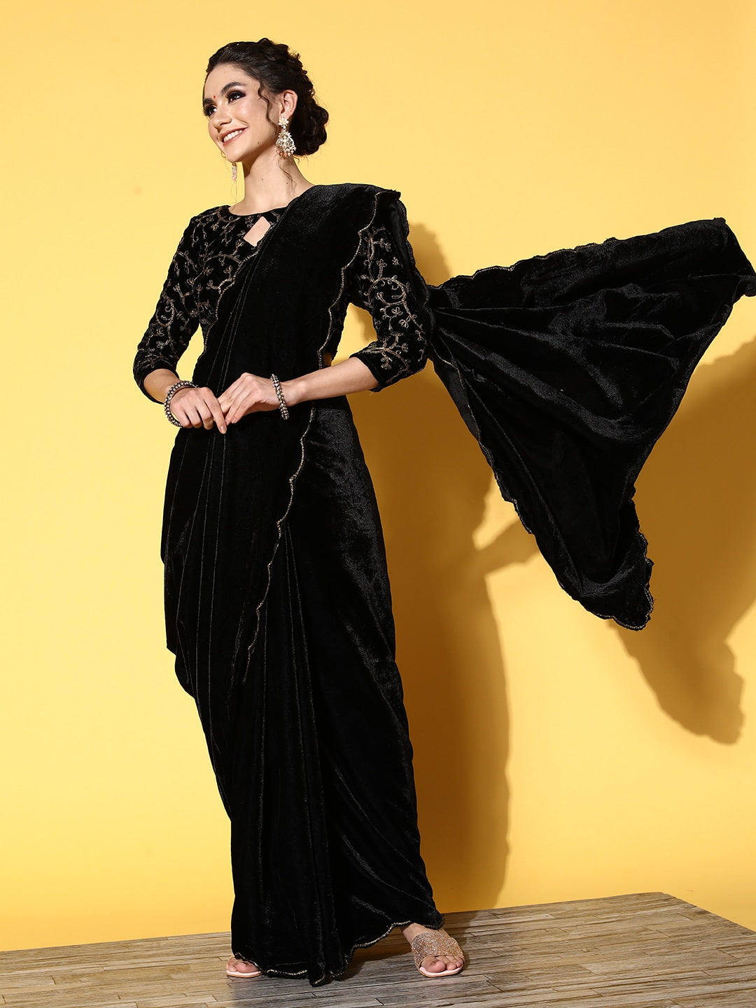 Mitera Solid Saree with Embroidered border - Distacart