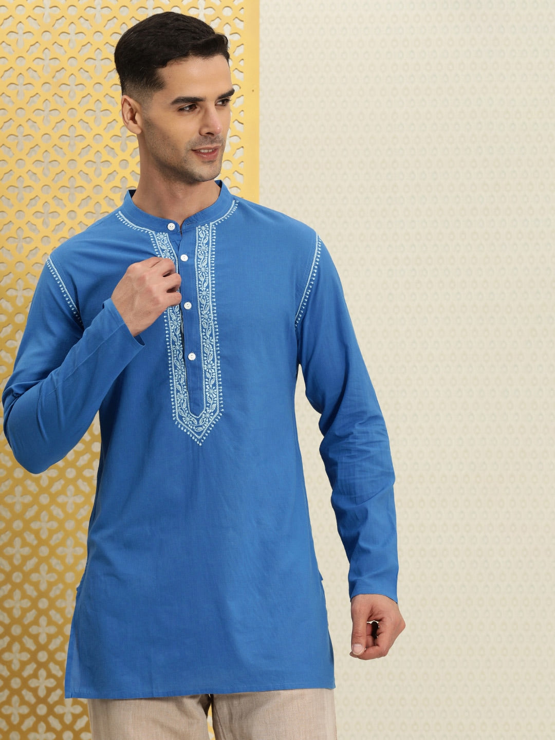 House of Pataudi Men Pure Cotton Solid Chikankari Jashn Short Kurta - Distacart