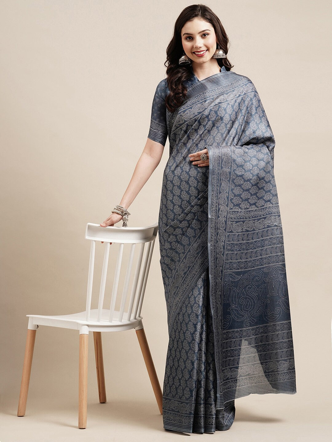 Saree Mall Grey & White Floral Art Silk Sarees - Distacart
