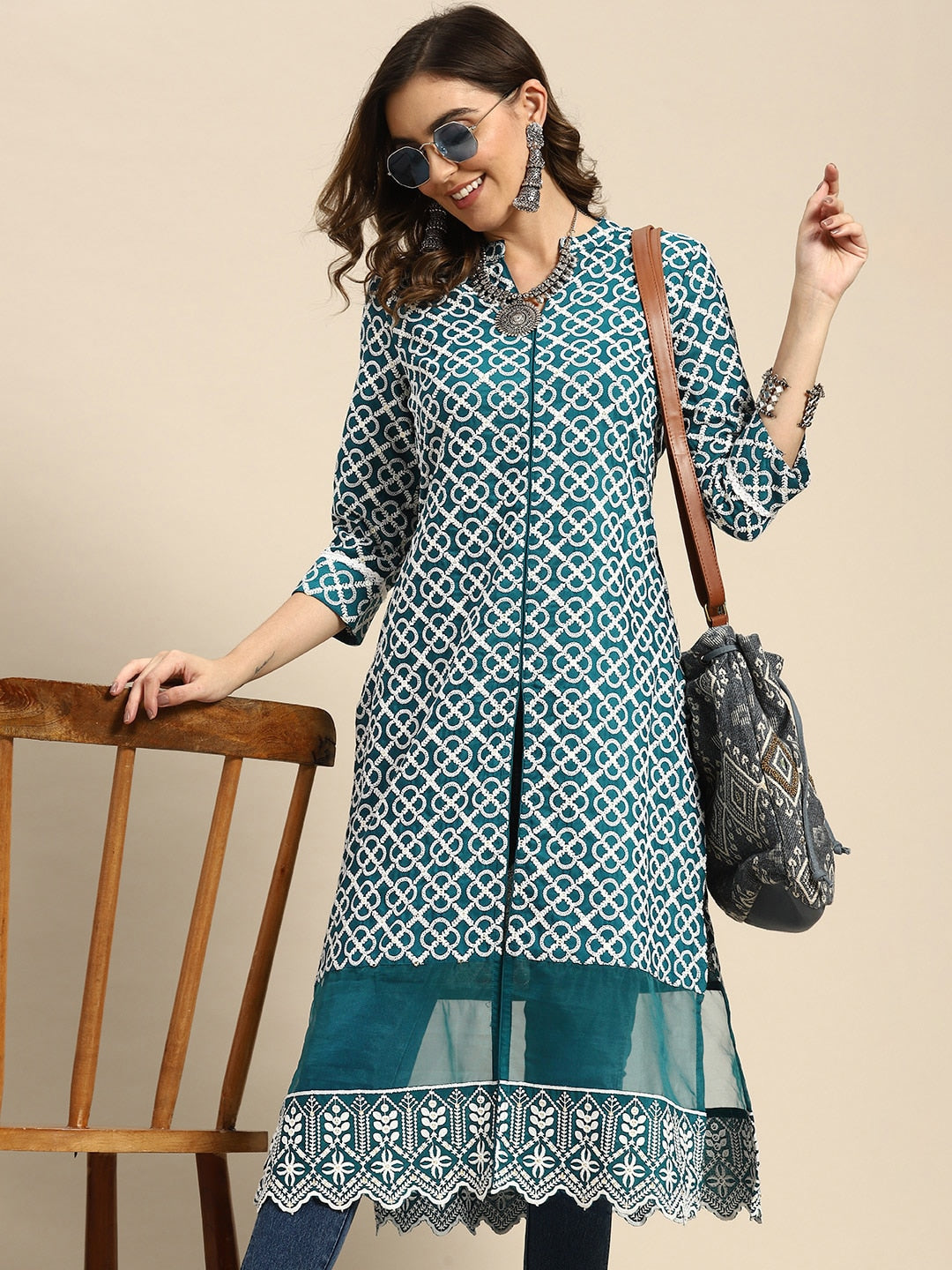 Sangria Chikankari Embroidered Kurta - Distacart