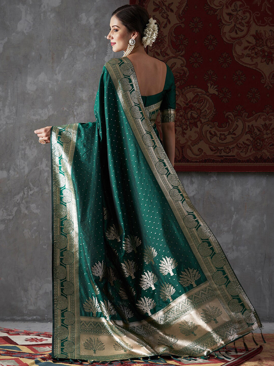 Mitera Green & Gold-Toned Abstract Woven Design Zari Kanjeevaram Saree - Distacart