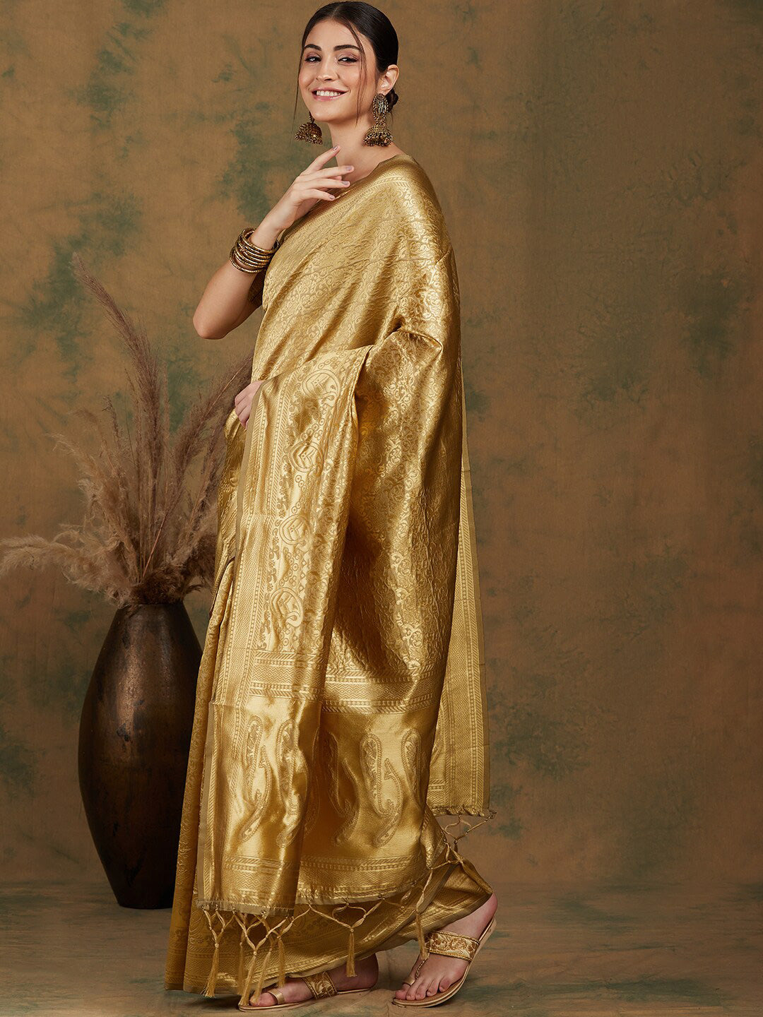 Sangria Ethnic Motif Woven-Design Banarasi Saree - Distacart