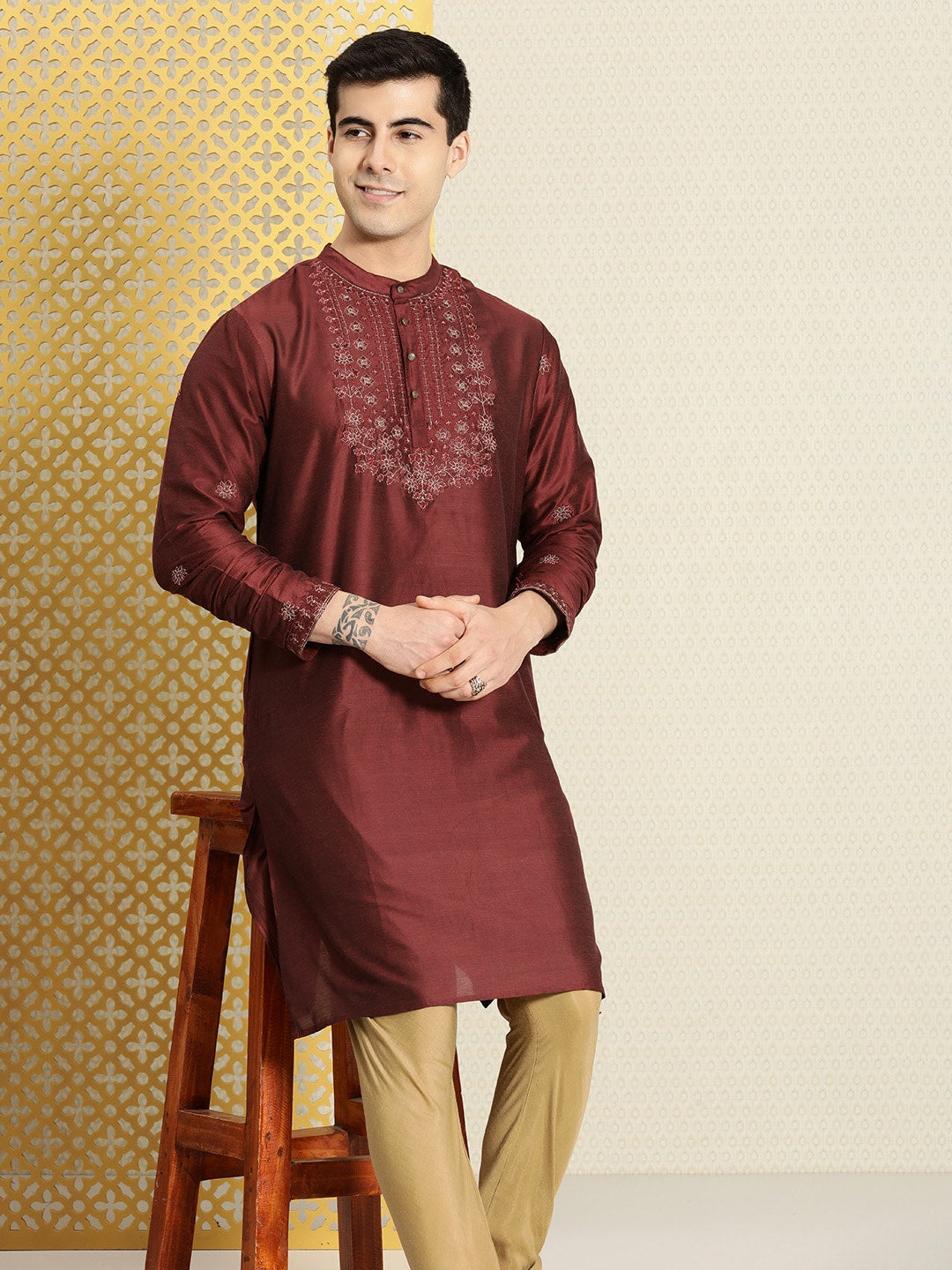 House of Pataudi Men Maroon Floral Yoke Design Jashn Kurta - Distacart