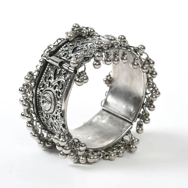 Mominos Fashion Joharkamal Oxidised Silver-Plated Ghungroo Handcraft Bracelet - Design 022 - Distacart