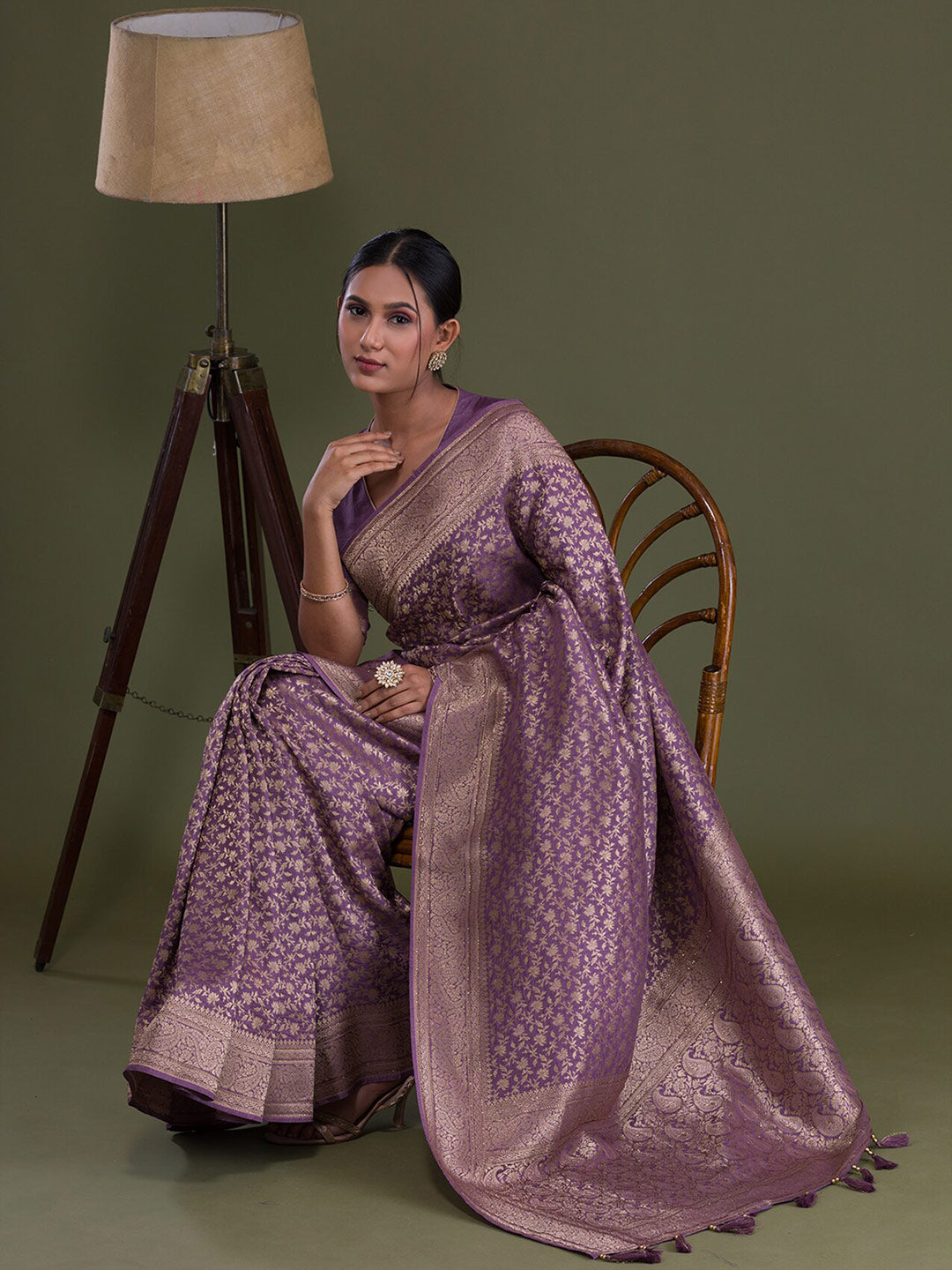 Koskii Floral Zari Brocade Saree - Distacart
