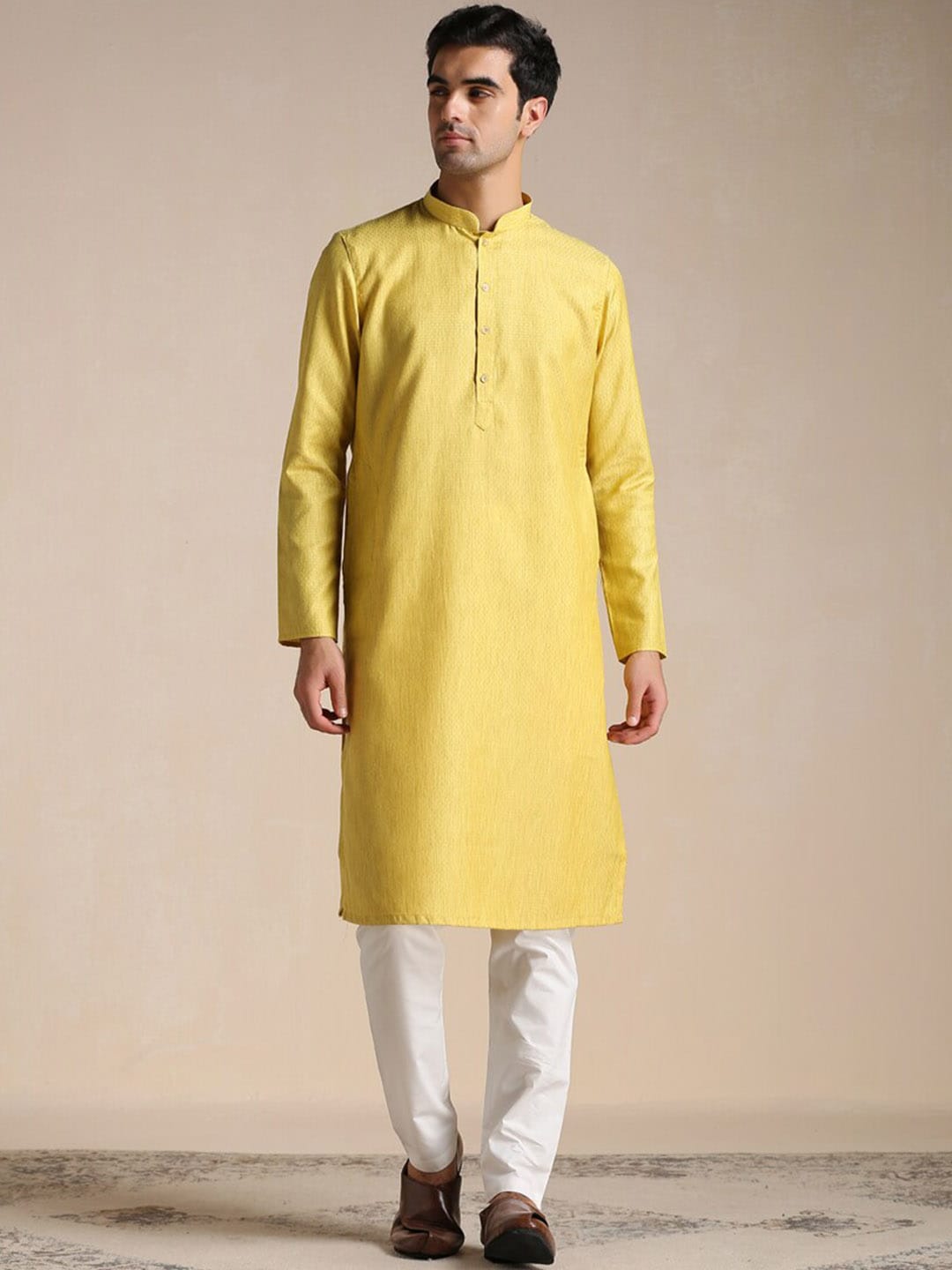 Manyavar Men Mandarin Collar Kurta with Pyjamas - Distacart