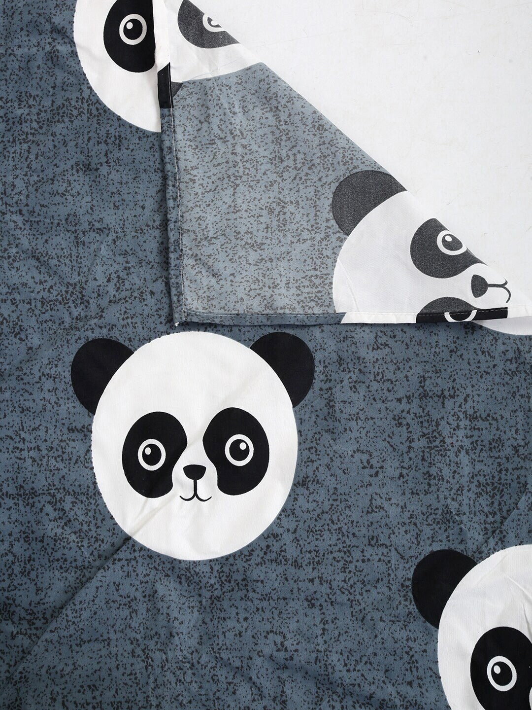 Home Sizzler Grey & White Graphic 144 TC Bedsheet with Pillow Covers - Distacart