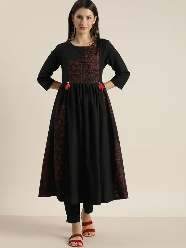 Sangria Women Black Printed Empire Pure Cotton Kurta with Trousers - Distacart