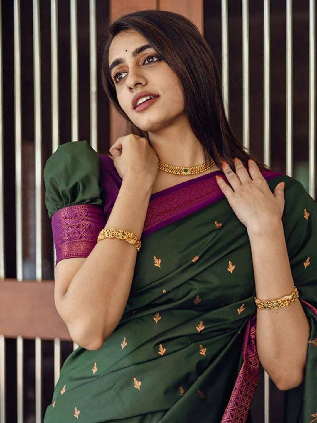 Kalini Ethnic Motifs Woven Design Zari Silk Blend Banarasi Saree - Distacart