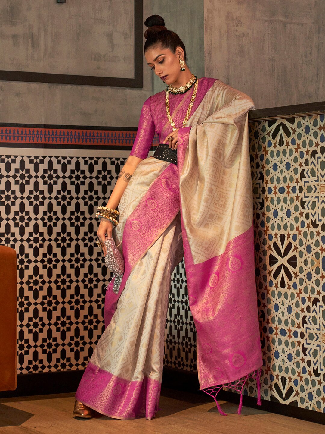 Saree Mall Ethnic Motifs Zari Woven Design Silk Blend Kanjeevaram Saree - Distacart