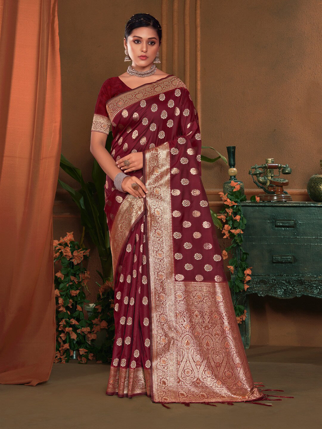 Mitera Ethnic Motif Woven Design Zari Saree - Distacart