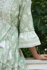 Thumbnail for Juniper Women's Green Cambric Floral Printed Maxi Tiered Dress - Distacart