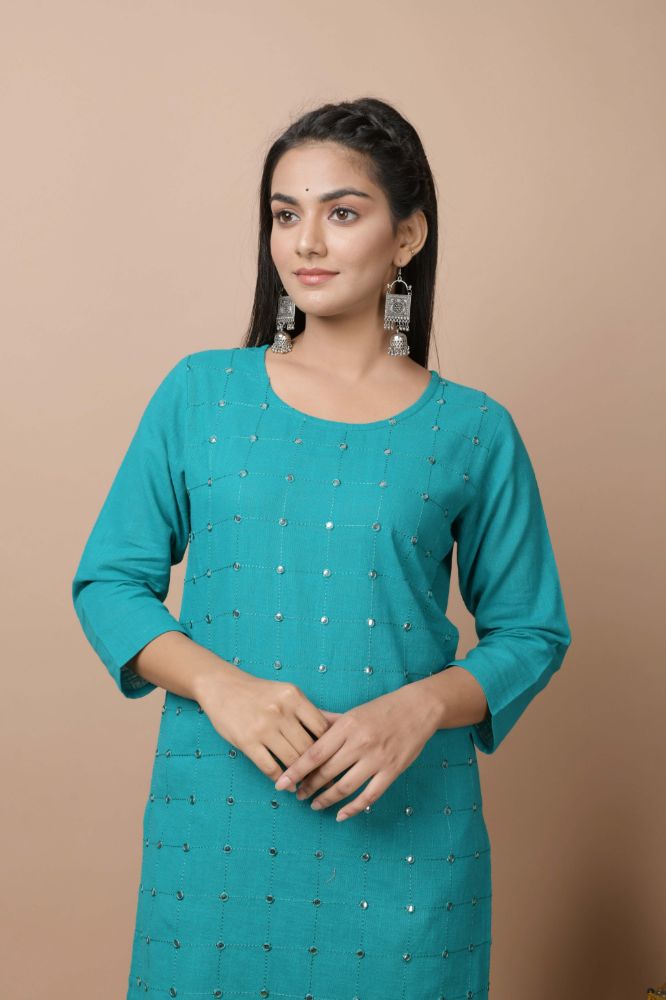 Kaajh Women's Green Solid Mirror Embellishment Kurta - Distacart