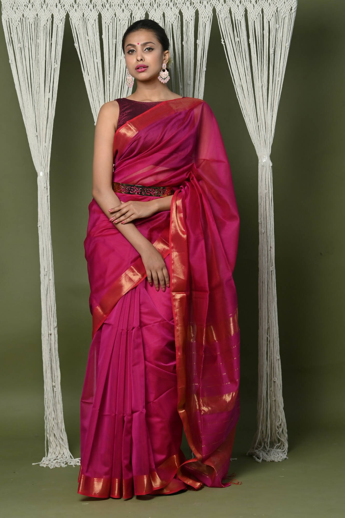 Very Much Indian Handloom Cotton Silk Maheshwari Saree With Sleek Golden Border - Red - Distacart