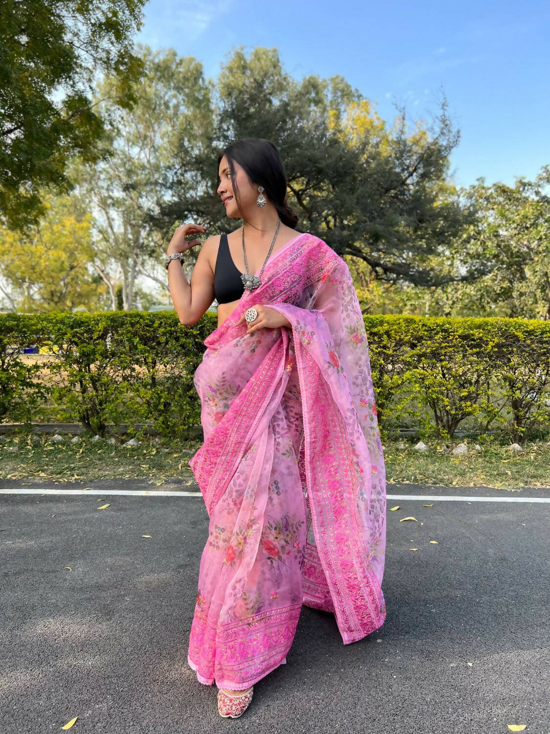 Vastrasky Pink Organza Saree - Distacart