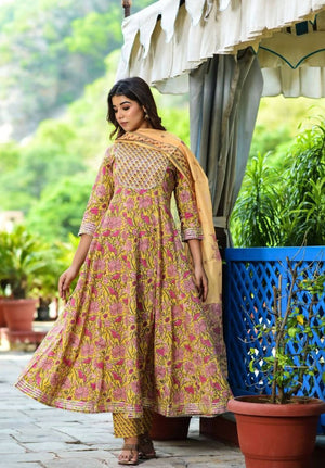 Yufta Women Yellow Floral Printed Pure Cotton Anarkali Kurta with Trouser & With Dupatta