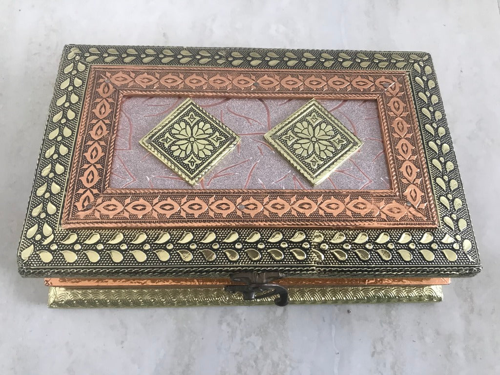 SK Mithaii Assorted Dry Fruit Gift Box | Almond | Figs | Apricot | Black Resins | Birthday Gift | Christmas Gift | New Year Gift - Distacart