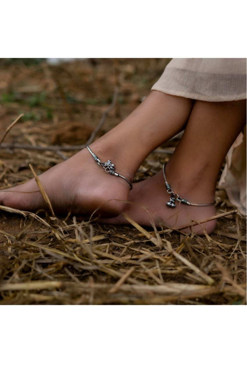 Mominos Fashion Oxidised Silver-Plated Anklets For Woman