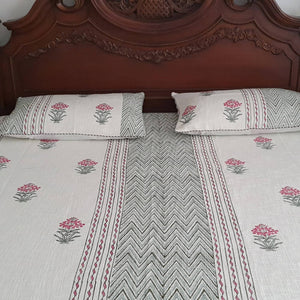 Pink Floral With Zigzag Pattern Handloom Cotton Bedspread With Reversible Pillowcases 