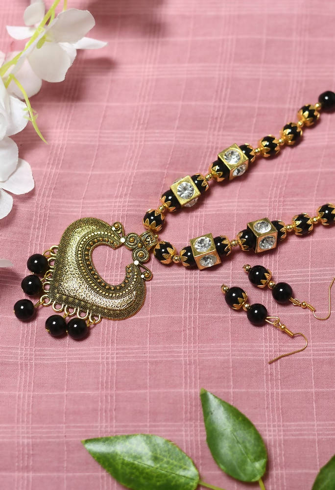 Tehzeeb Creations Golden Plated Necklace And Earrings With Black Pearl