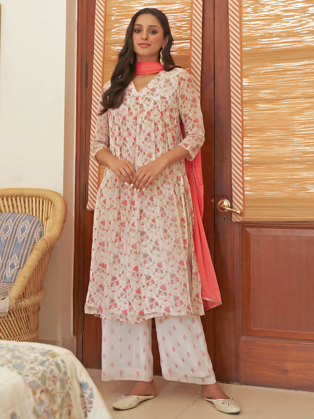 Janasya Women's White Chiffon Lurex Floral Printed Festive Straight Kurta Set - Distacart