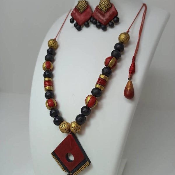 Terracotta Boho Style Diamond Pendant Medium Necklace Set With Hanging Flats-Dark Red