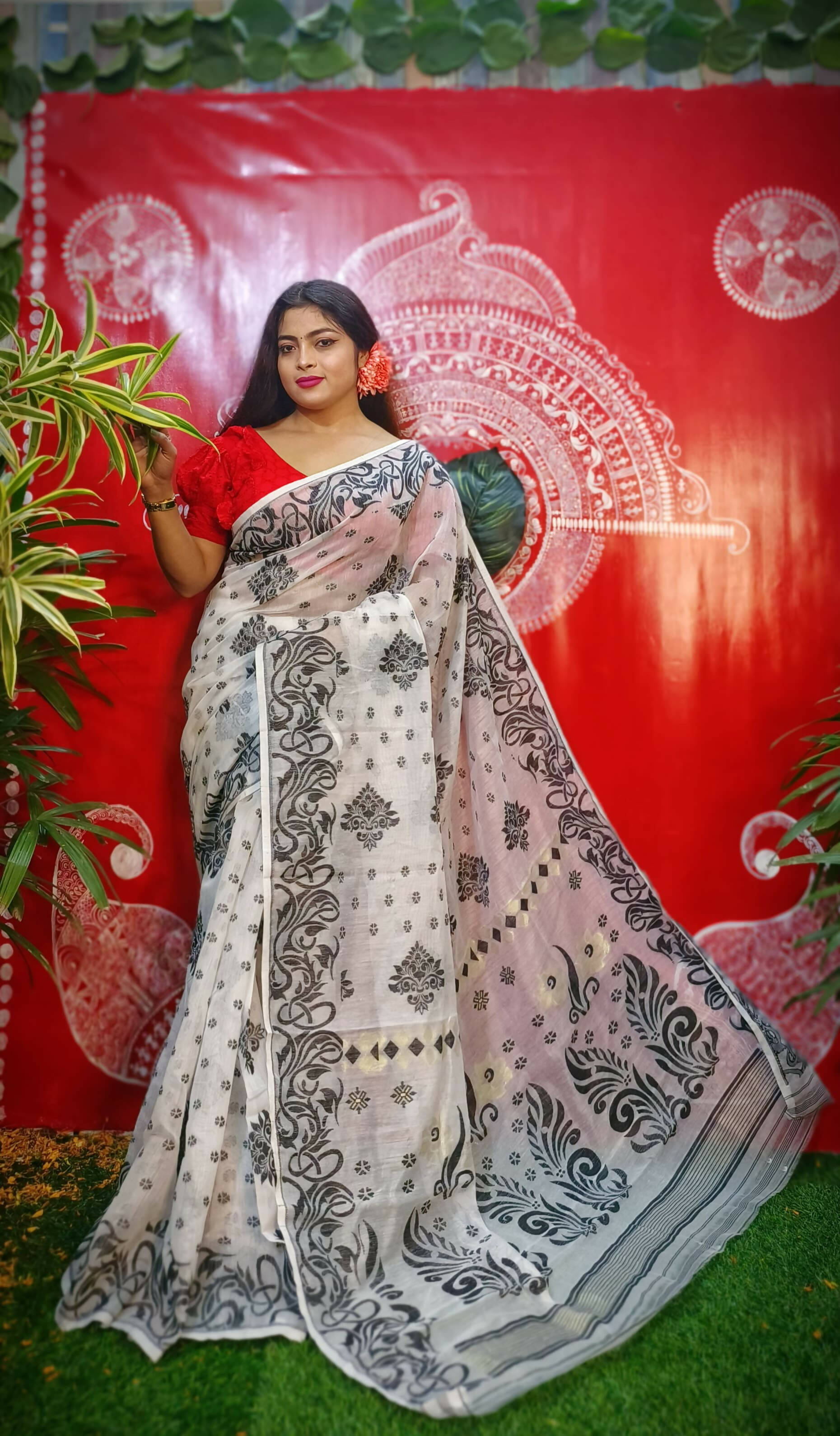 Exclusive Collection Handloom Dhakai Jamdani Saree - White And black - Distacart