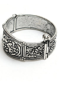 Thumbnail for Mominos Fashion Kamal Johar Oxidised Silver-Plated Screw Type Handcraft Bracelet