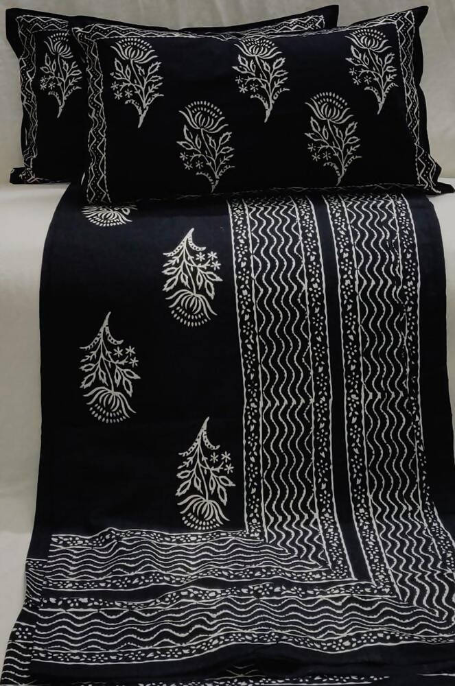 Clovers & Crafts Double Bedsheet Hand Block With Two Pillow Covers - Black