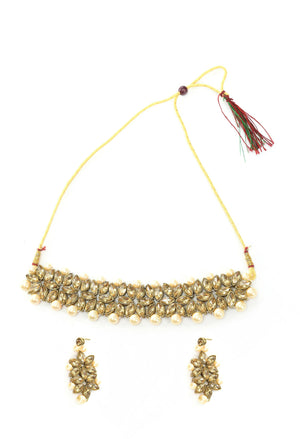 Mominos Fashion Johar Kamal Gold-Plated Brass Finish Kundan/Pearls Choker For Women (Golden) - Distacart