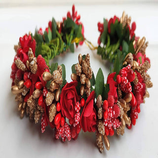 Red & Gold Thin Hair Gajra