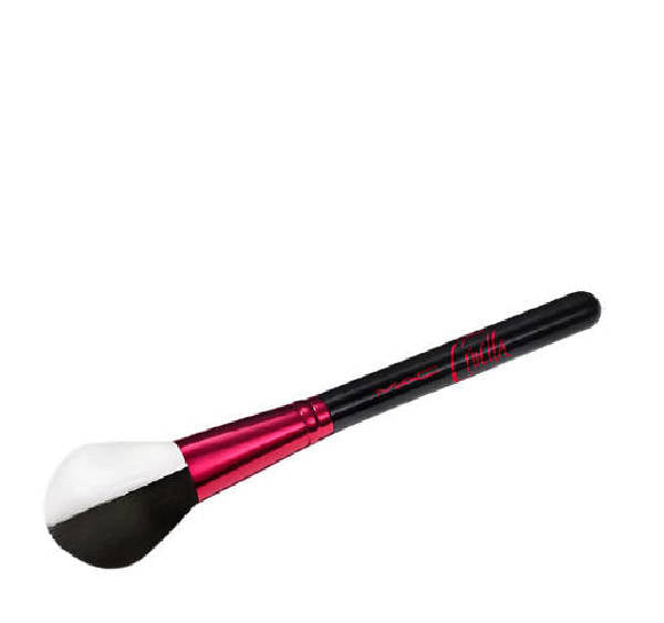 Mac 129S Powder Brush / The Disney Cruella Collection Online