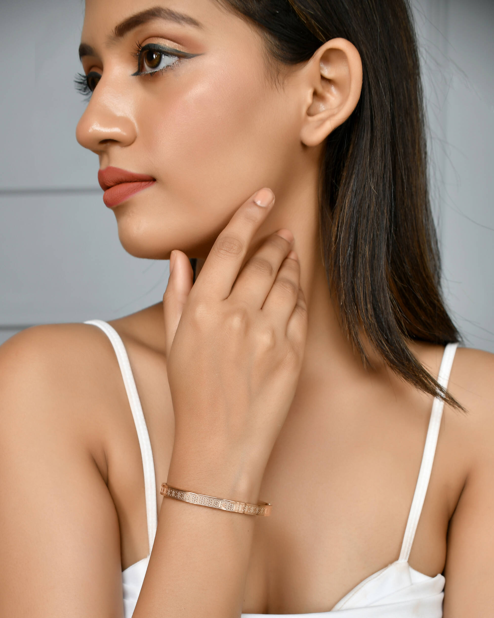 VOJ Stainless Steel Gold-plated Bracelet - Distacart