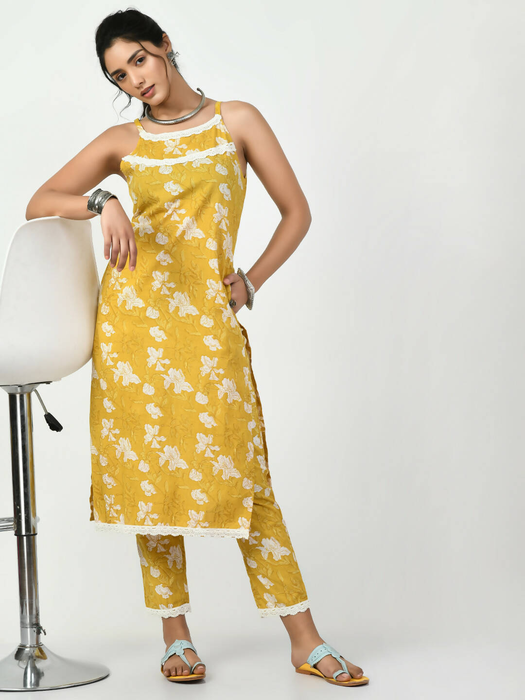 Myshka Women's Yellow Printed Kurta With Trouser - Distacart