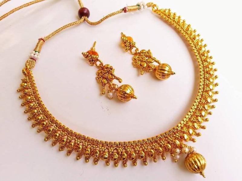 Metallic Necklace Set with gold drops
