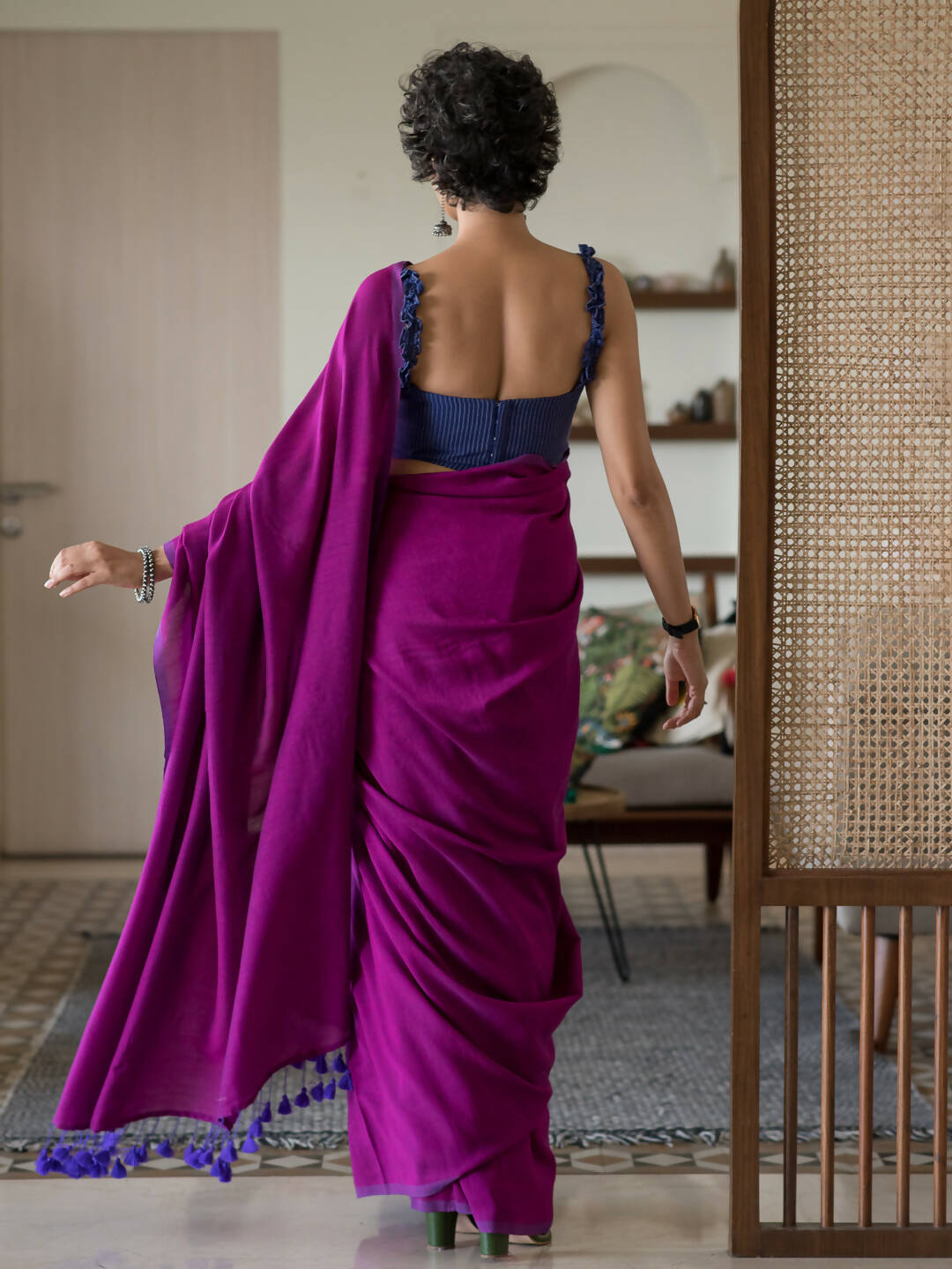 Suta Magenta Solid Cotton Blend Saree - Distacart
