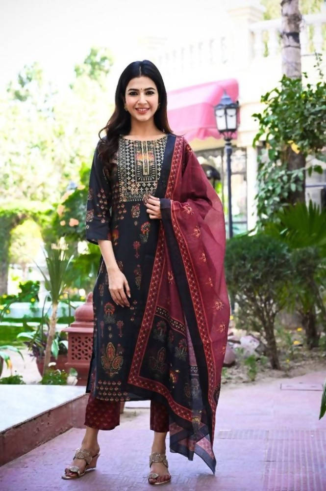 Yufta Women Black & Burgundy Printed Kurta & Trouser with Dupatta