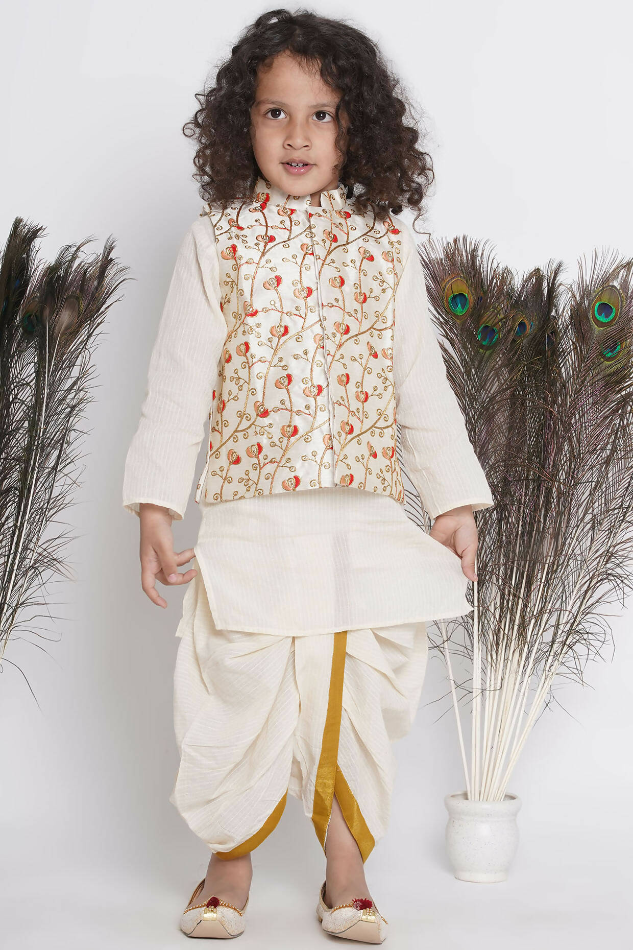 Little Bansi Banarsi Red Tulip Embroidery Jacket With Cotton Kantha kurta And Kantha Dhoti - Cream - Distacart