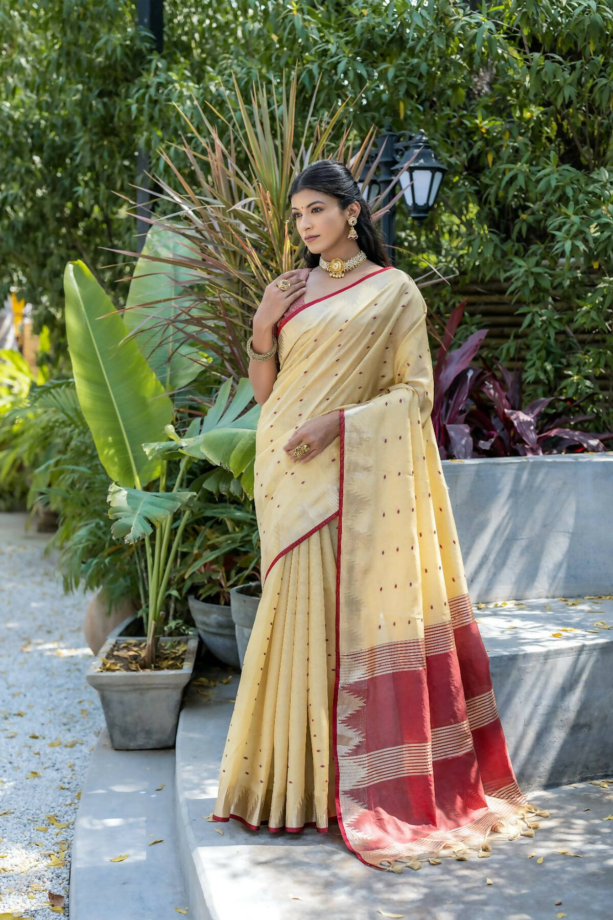 Vishnu Weaves Women's Cream Raw Silk Zari Woven Saree with Blouse - Distacart