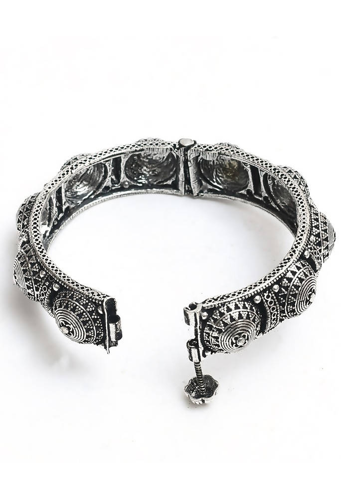 Mominos Fashion Kamal Johar Oxidised Silver-Plated Handcraft Bracelet