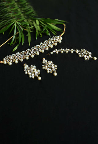 Mominos Fashion Johar Kamal Gold-Plated Brass Finish Kundan/Pearls Choker For Women (White) - Distacart