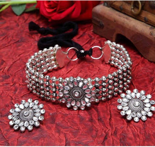 Mominos Fashion Silver color Necklace with Kundan work Mangalsutra - Distacart