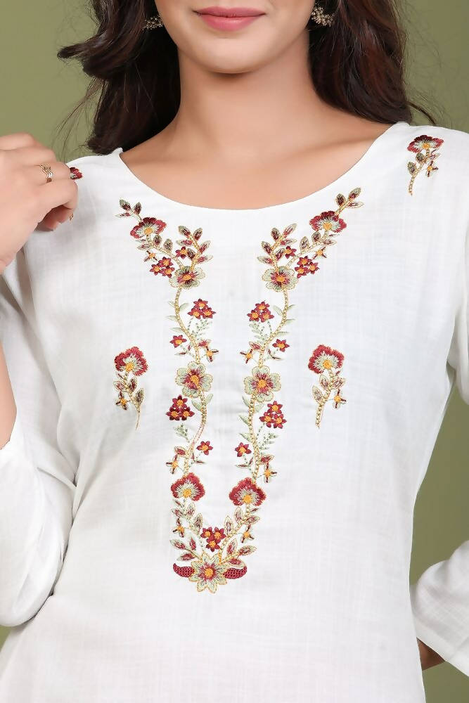 Yufta White Yoke Design Straight Kurta