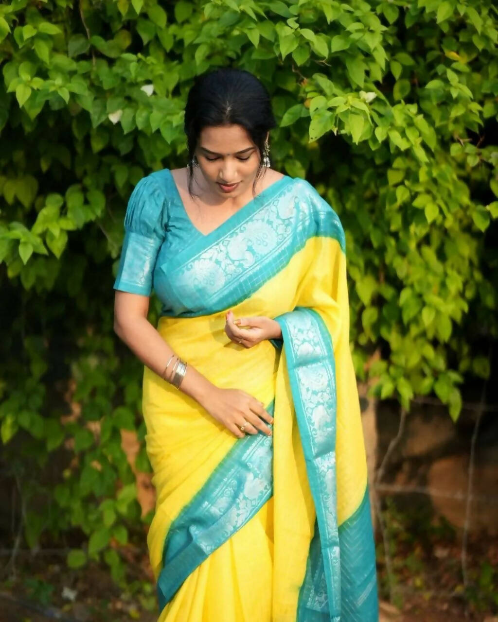 DEIANA'S Beautiful Golden Jari with New Design Soft Lichi Silk Saree - Yellow - Distacart