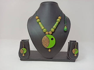 Terracotta Boho Style Mini Necklace Set With Hangings-Green And Gold