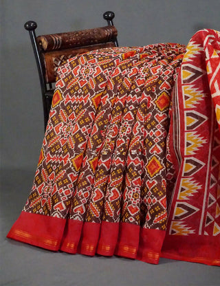 Brown And Red Coloured Patola Print Semi Chanderi Saree By Gayathri Reddy Designer Studio - Distacart